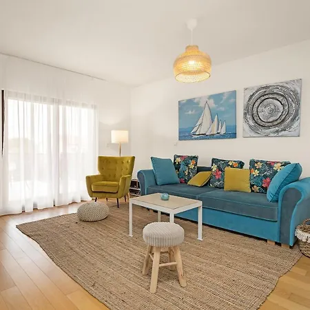 Cesare With Shared Pool Liznjan