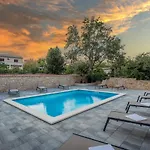 Apartamento Cesare With Shared Pool *