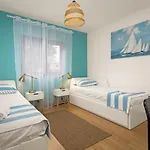 Apartamento Cesare With Shared Pool