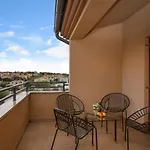 Cesare With Shared Pool Apartamento *