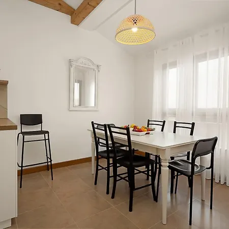 Apartment Cesare With Shared Pool