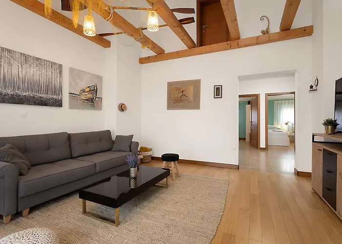 Cesare With Shared Pool * Ližnjan