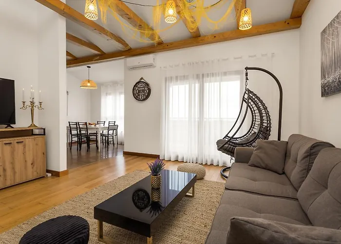 Cesare With Shared Pool Appartement *