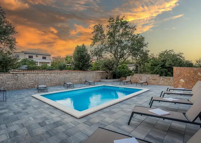 아파트 Cesare With Shared Pool *