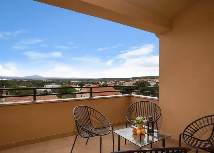 Cesare With Shared Pool Appartement *