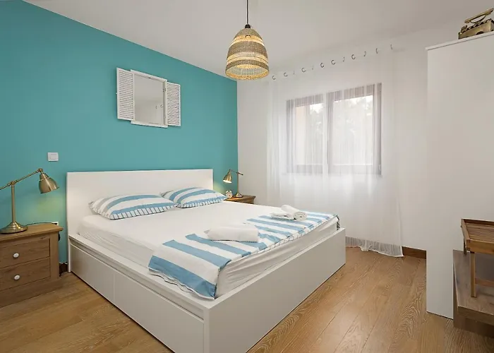 Cesare With Shared Pool Appartement Ližnjan